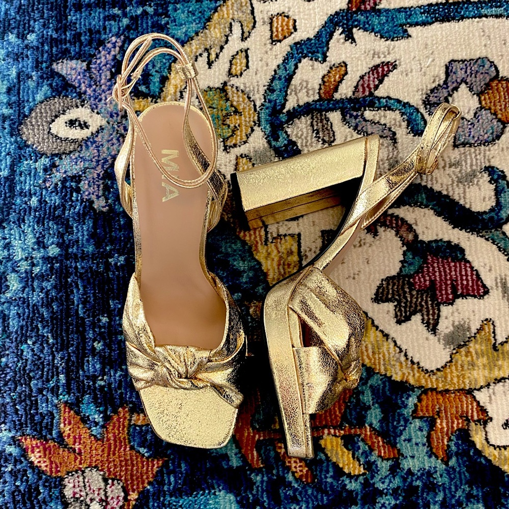 Metallic gold platform strappy sandal